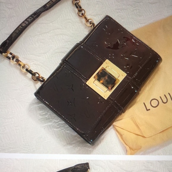 Louis Vuitton Vernice Amarante Patent Leather Bag - Picture 7 of 13